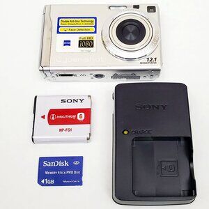 SONY Cybershot DSC-W200 12.1 MP Digital Camera 3x Optical Zoom + Battery Charger
